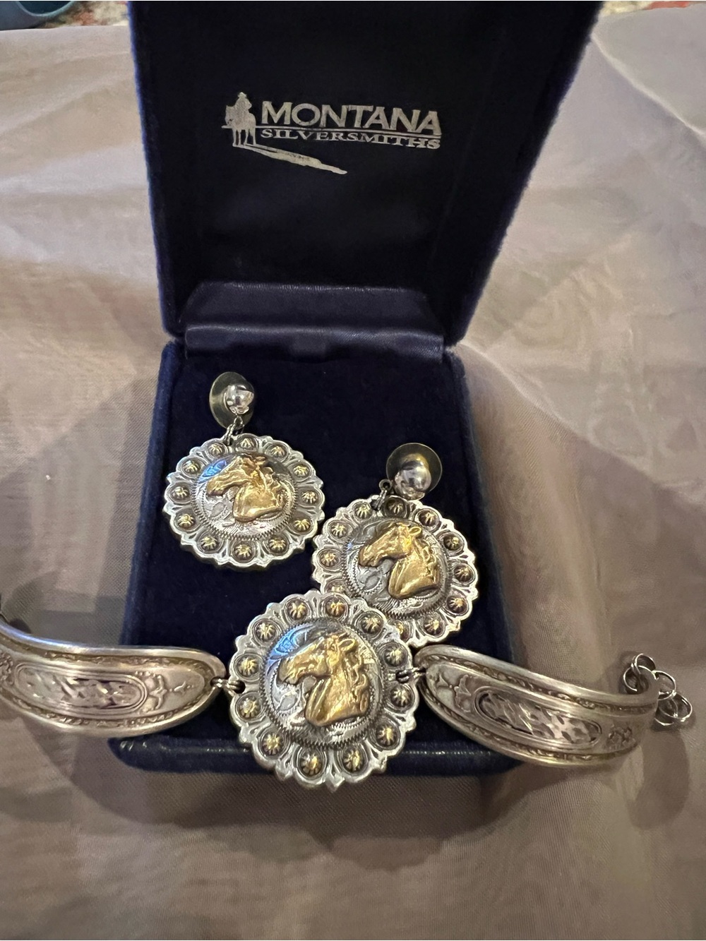 MONTANA SILVERSMITHS bracelet/pierced  earrings western set